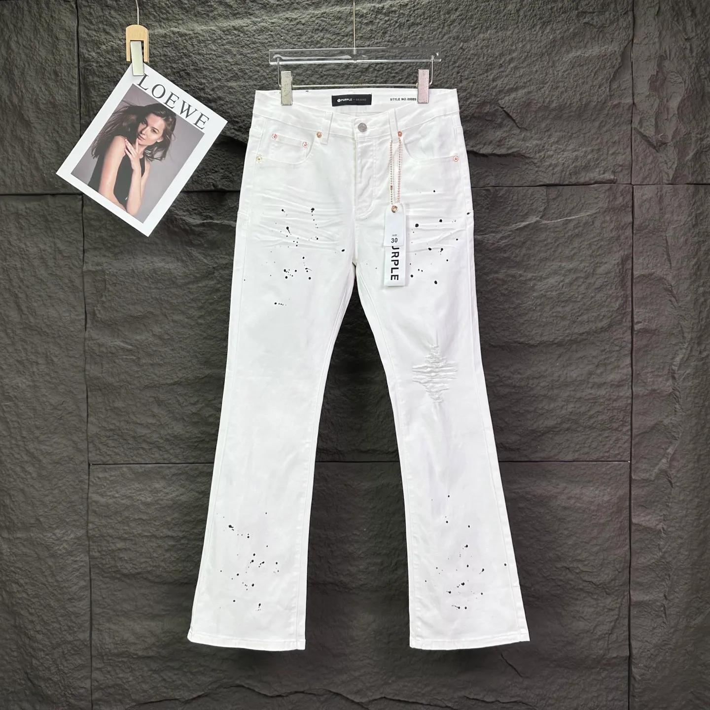 PURPLE BRAND 2026 New Arrival White Pleated Ink Splashed Holes Couple Style Loose Bootcut Jeans High Version High Version Top Ceiling Quality Styles with different wash textures, very friendly to people with thin legs and thick legs. The loose bootcut style is very flattering to the leg shape. Moderate length that never goes out of style, easy and casual to match, basic styling for various styles, a must-have in the wardrobe! The fabric is stiff but also makes the upper body soft without losing texture. The washing process is even more perfect. It is a must-have item for everyone! ! ! Washed wheat, hang tag, pants label, three labels complete Color: White Size: 28, 30, 32, 34, 36 (five sizes)